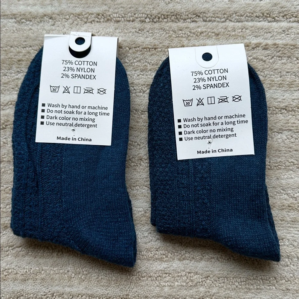 NWT 2 Pairs of Pretty Simple MINIMALIST STRIPE SOCKS Navy and Cream
